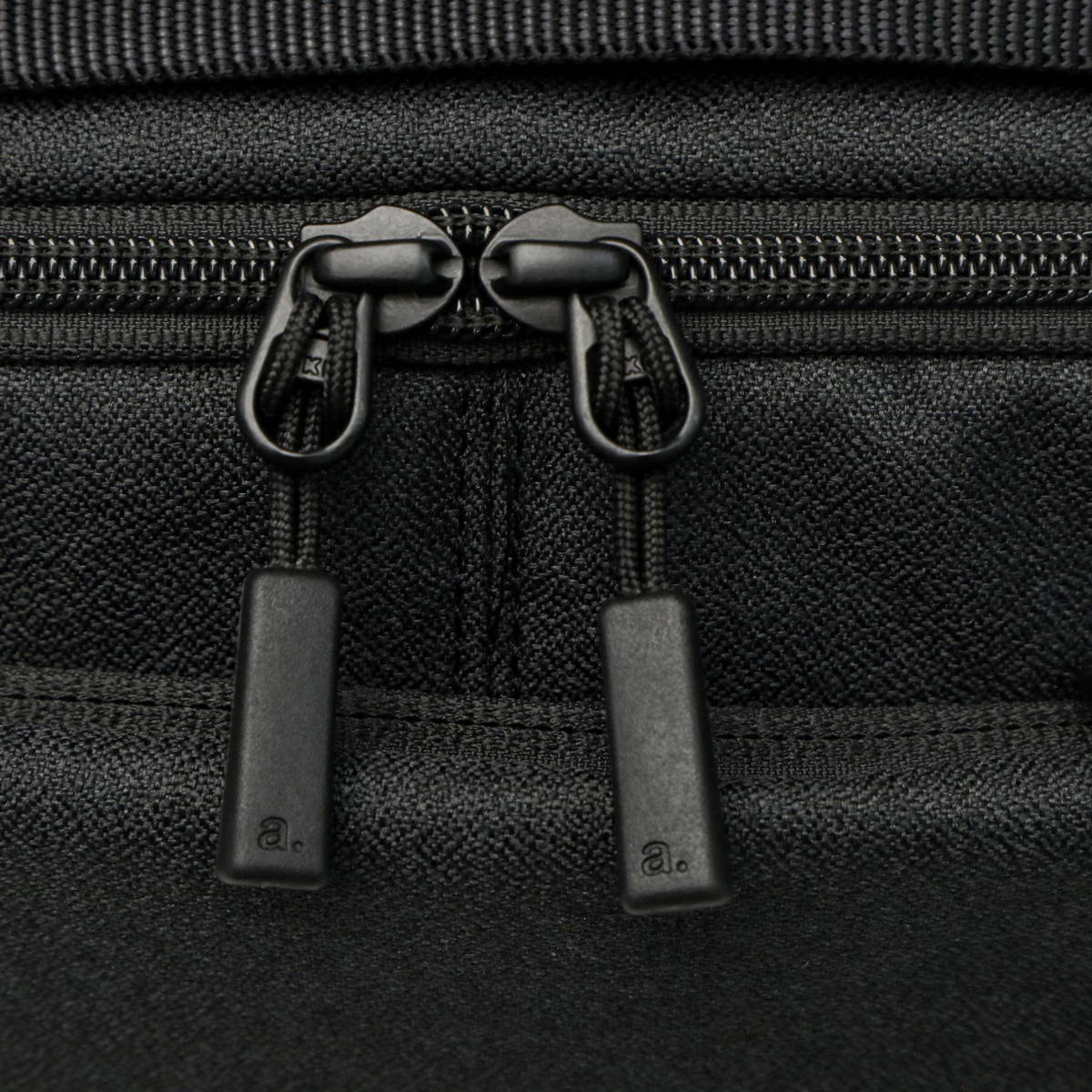 エバニュー [エースジーン] ボディバッグ 撥水加工 A4 11インチタブレット対応 ハンスリーSD マルチアクセスポケット メンズ - バッグ