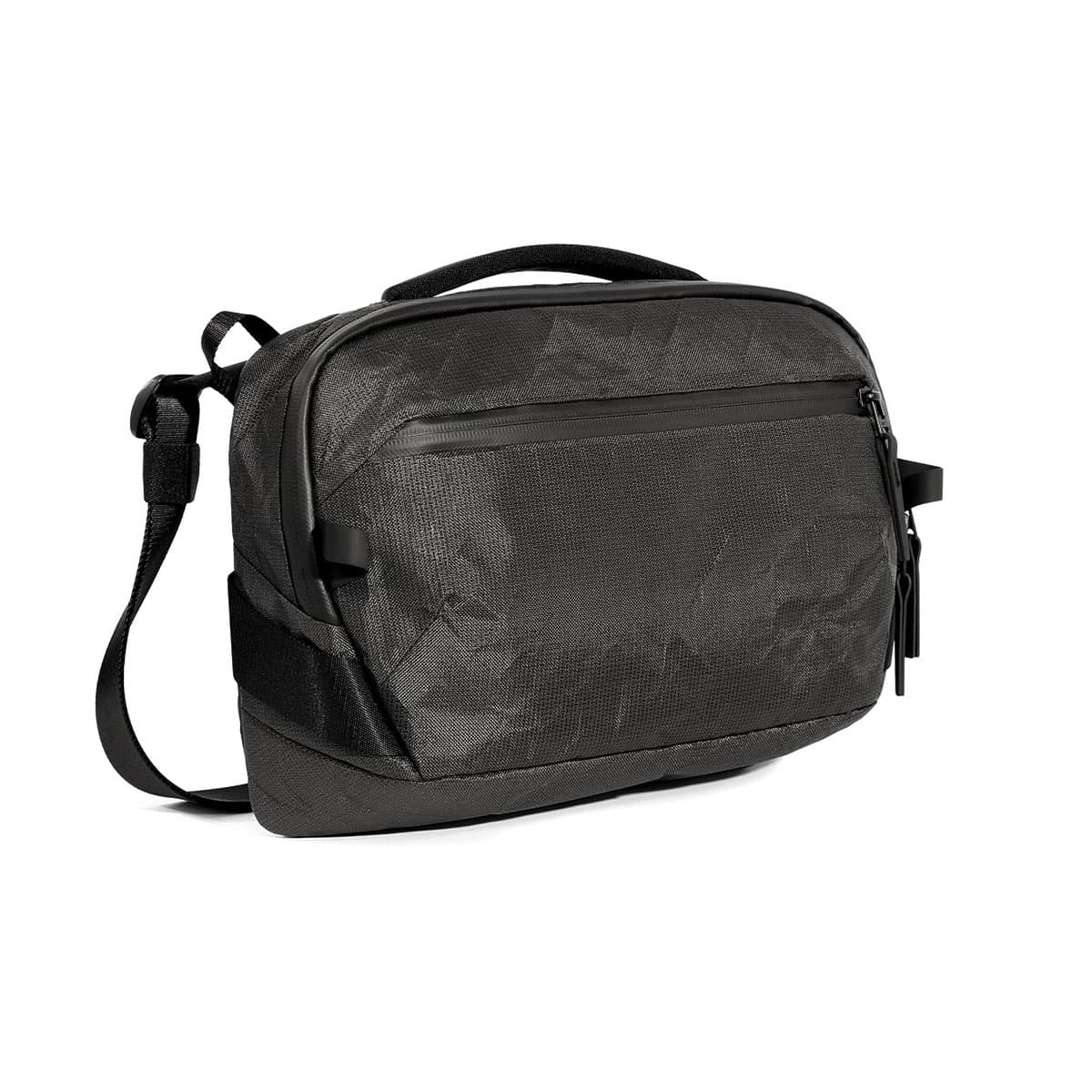 Aer エアー Travel Collection Day Sling 4 Max Ultra ボディバッグ 6L 