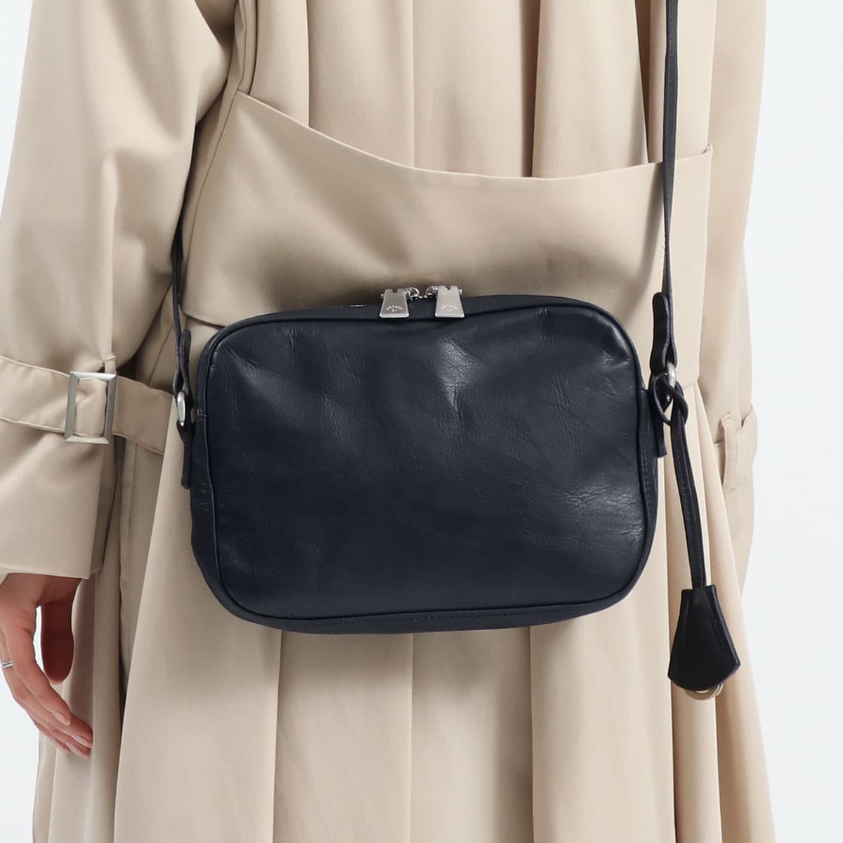 正規取扱店】 アニアリ ショルダーバッグ Aniary Reality Leather