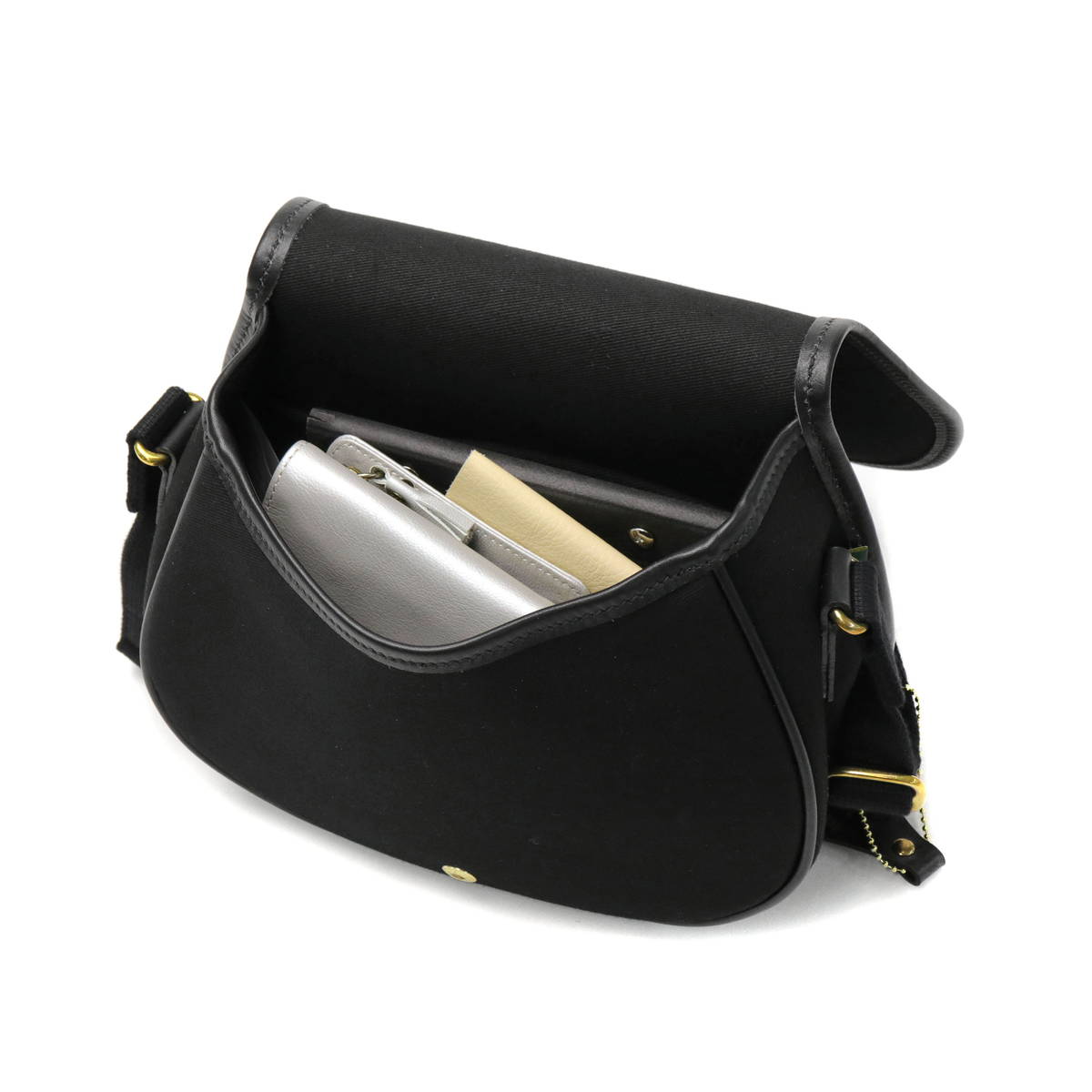 正規取扱店】Brady ブレディ AIRE ショルダーバッグ｜【正規販売店 