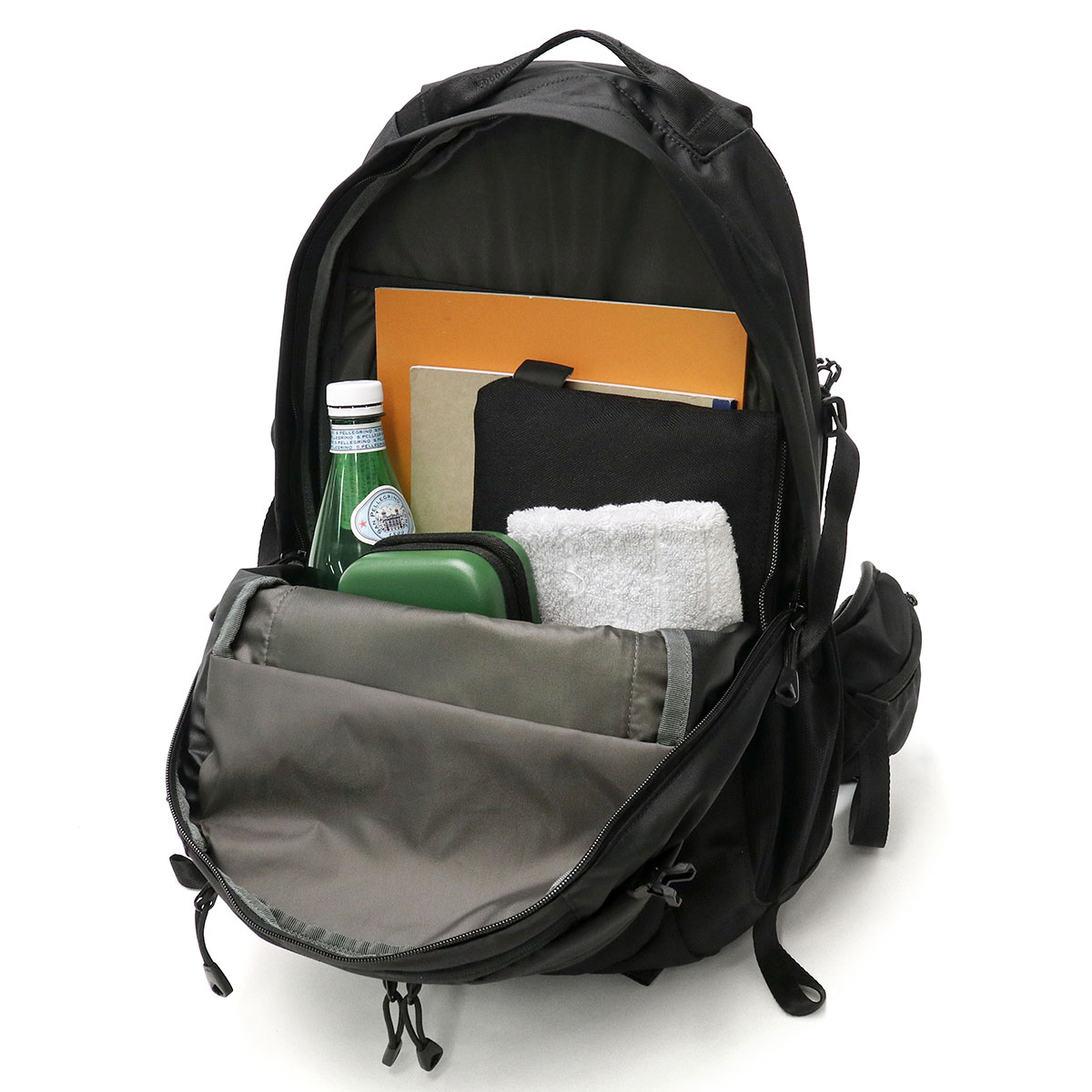 公認販売店】Coleman コールマン AITHRIA エスリア 25L バック