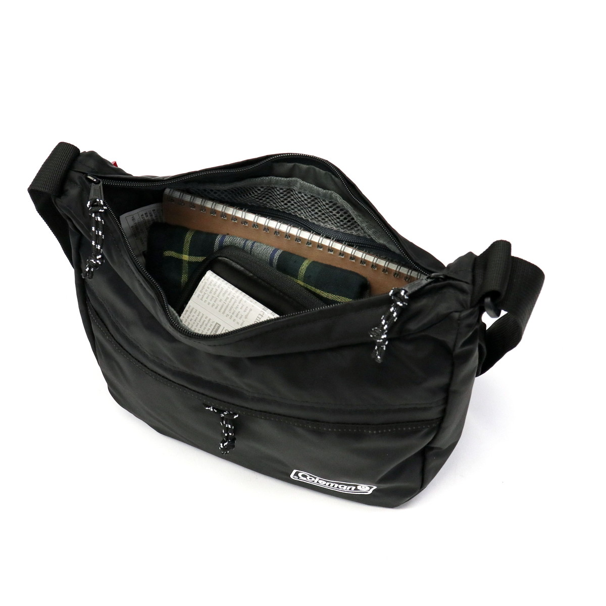 Coleman コールマン WALKER ウォーカー バナナショルダー 7L ショルダーバッグ｜【正規販売店】カバン・小物の専門店のギャレリアモール