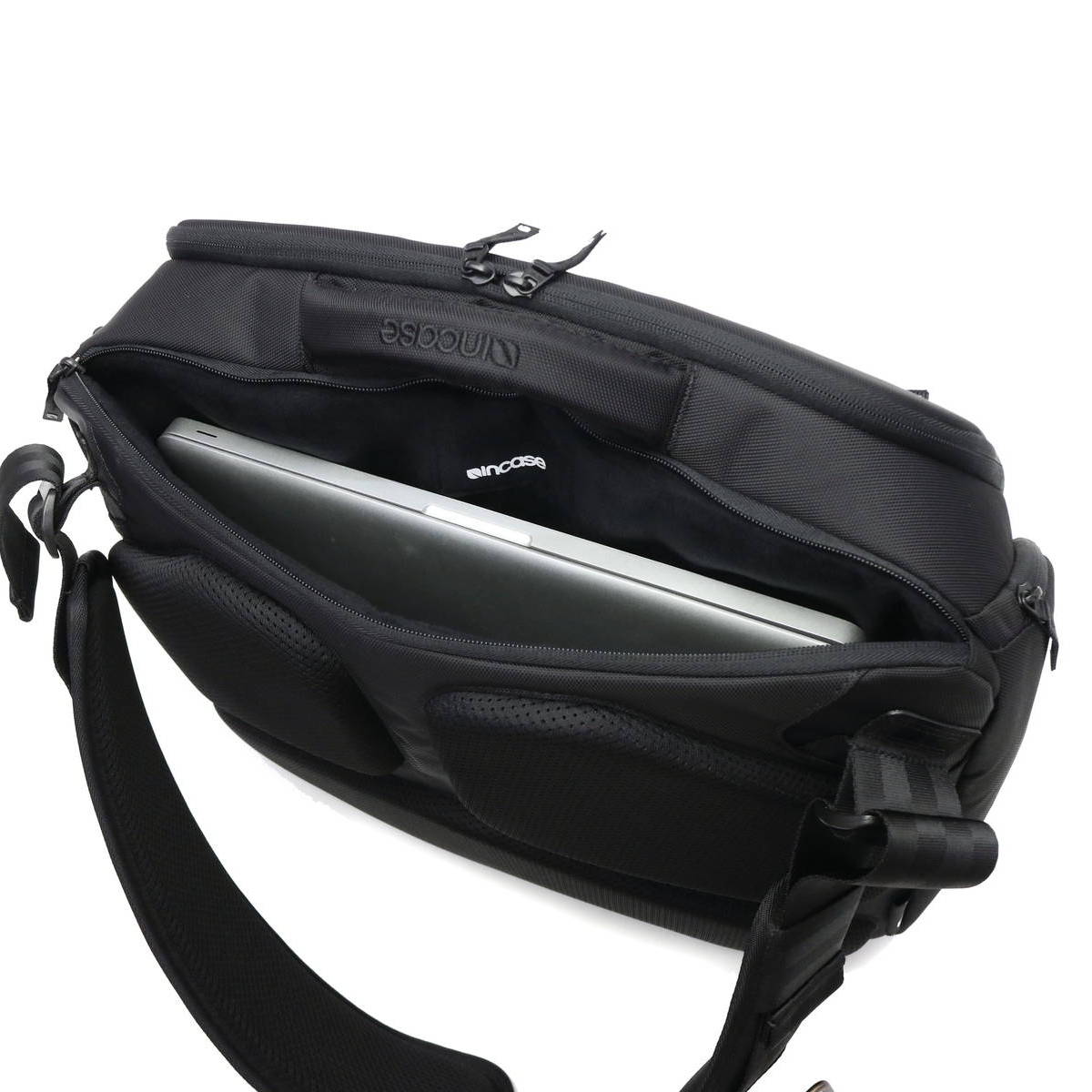 日本正規品】incase インケース ICON Sling ショルダーバッグ 日本正規品】incase インケース ICON Sling ショルダーバッグ