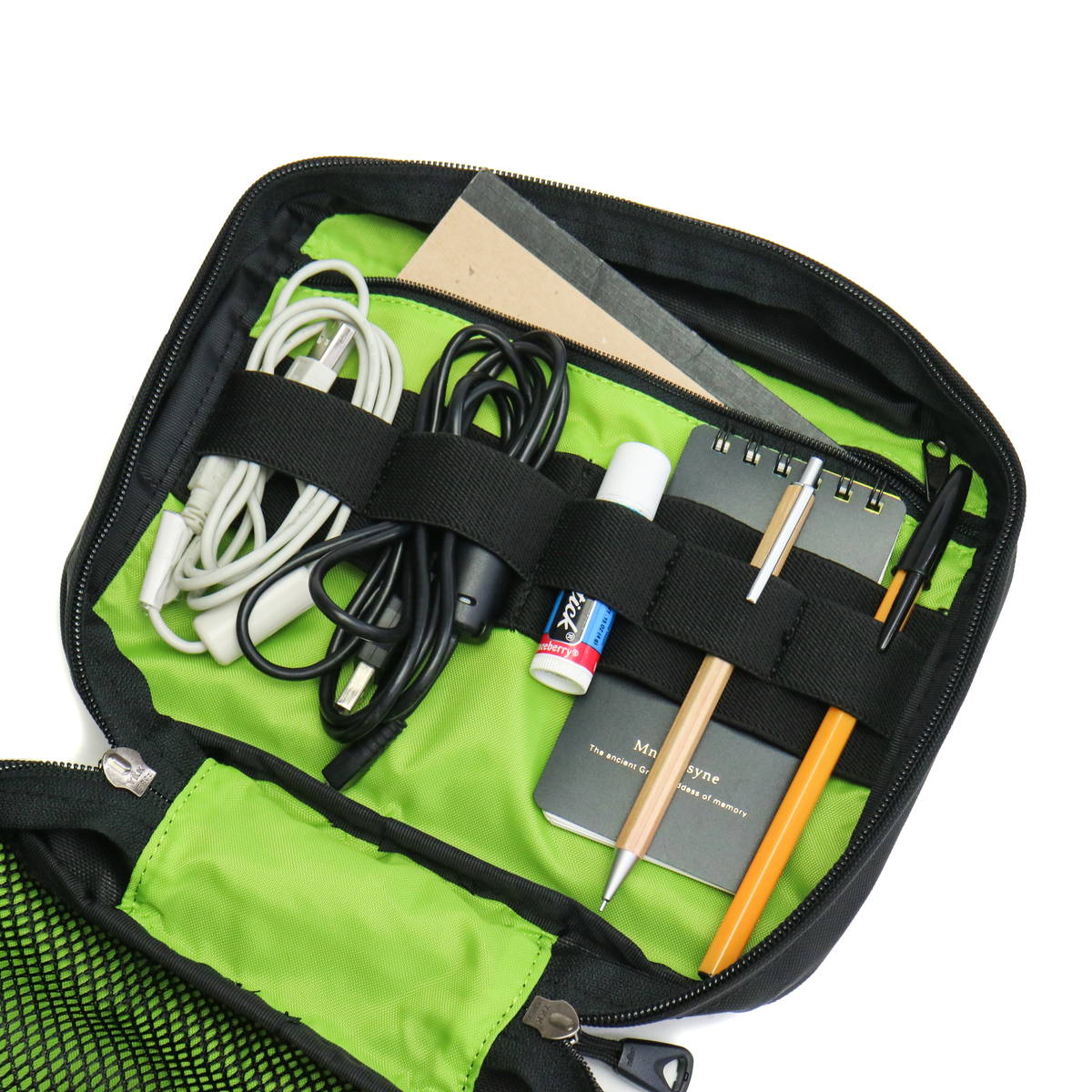 karrimor カリマー tribute crossbody pouch トリビュート クロスボディ ポーチ 3L ショルダーバッグ ｜【正規販売店】カバン・小物の専門店のギャレリアモール