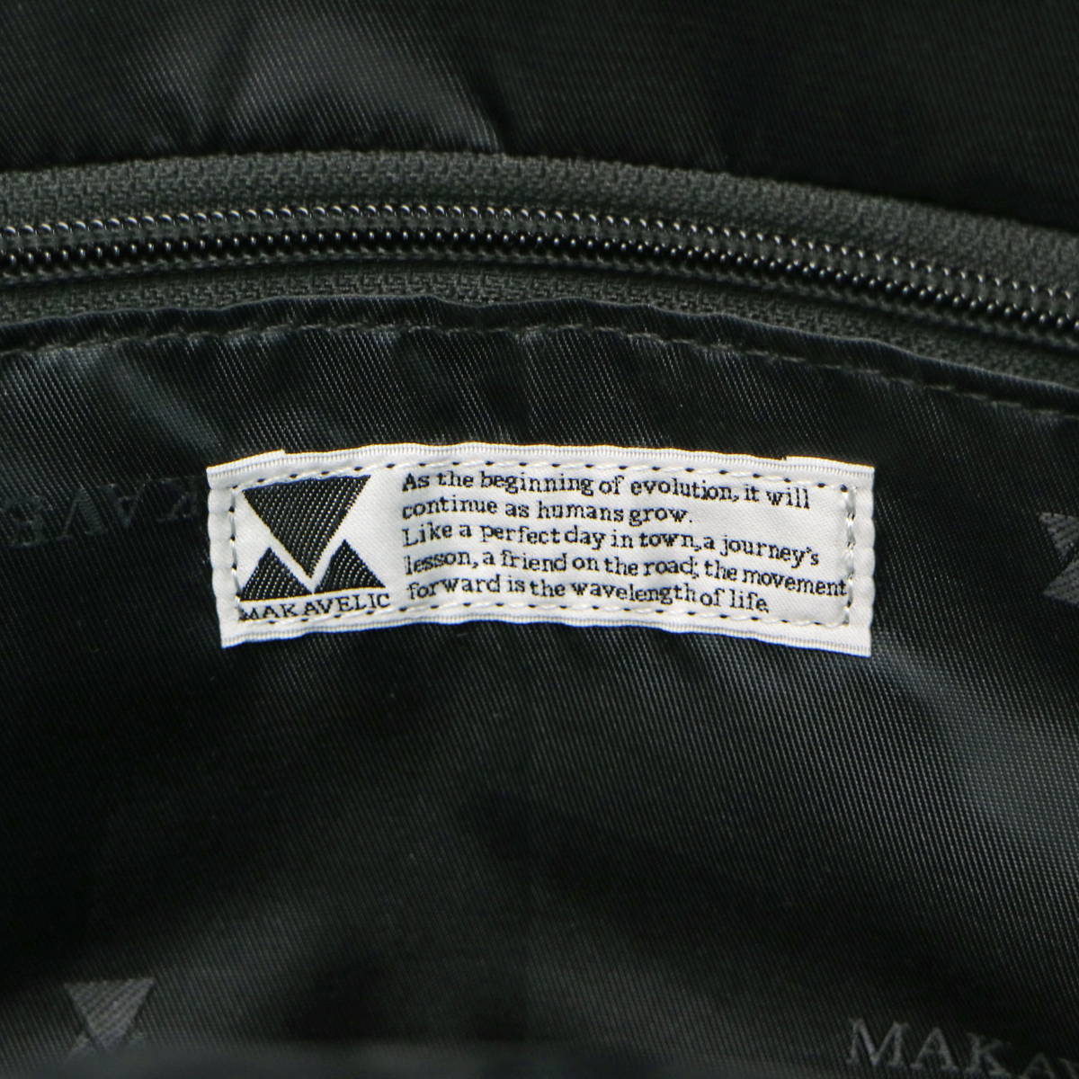 正規品1年保証】 MAKAVELIC マキャベリック COCOON BODY BAG 正規品1年保証】 MAKAVELIC マキャベリック COCOON BODY BAG
