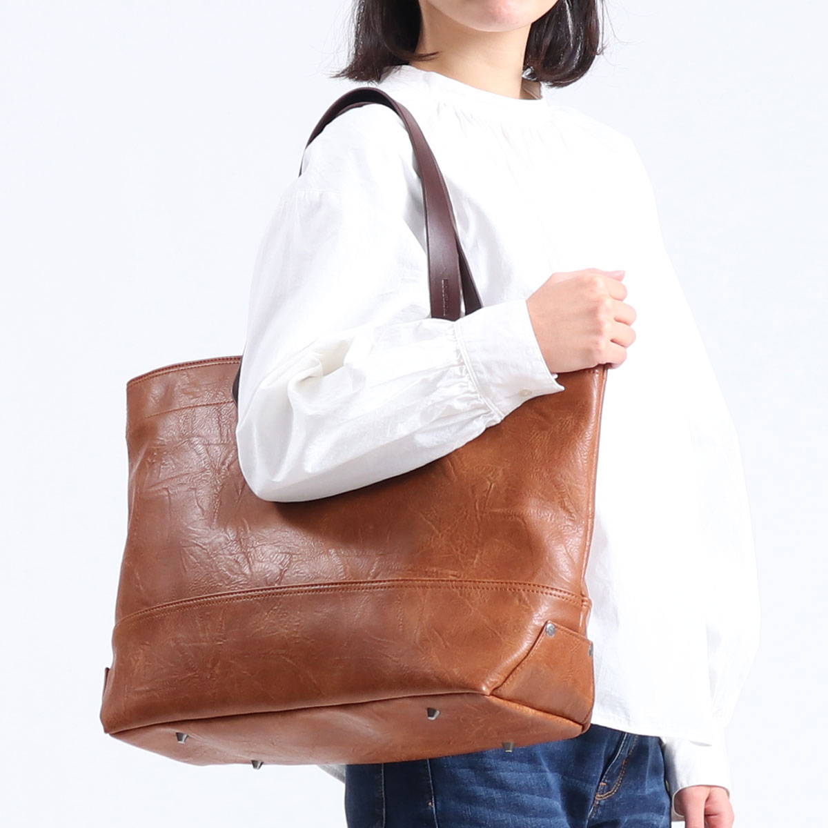 MOUSTACHE ムスタッシュ トートバッグ VYE-4805｜【正規販売店