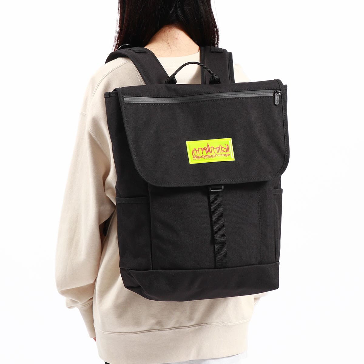 デイパック・バックパック Manhattan Portage Washington SQ Backpack  Reflective Yellow Label M Black(1000) 価格比較