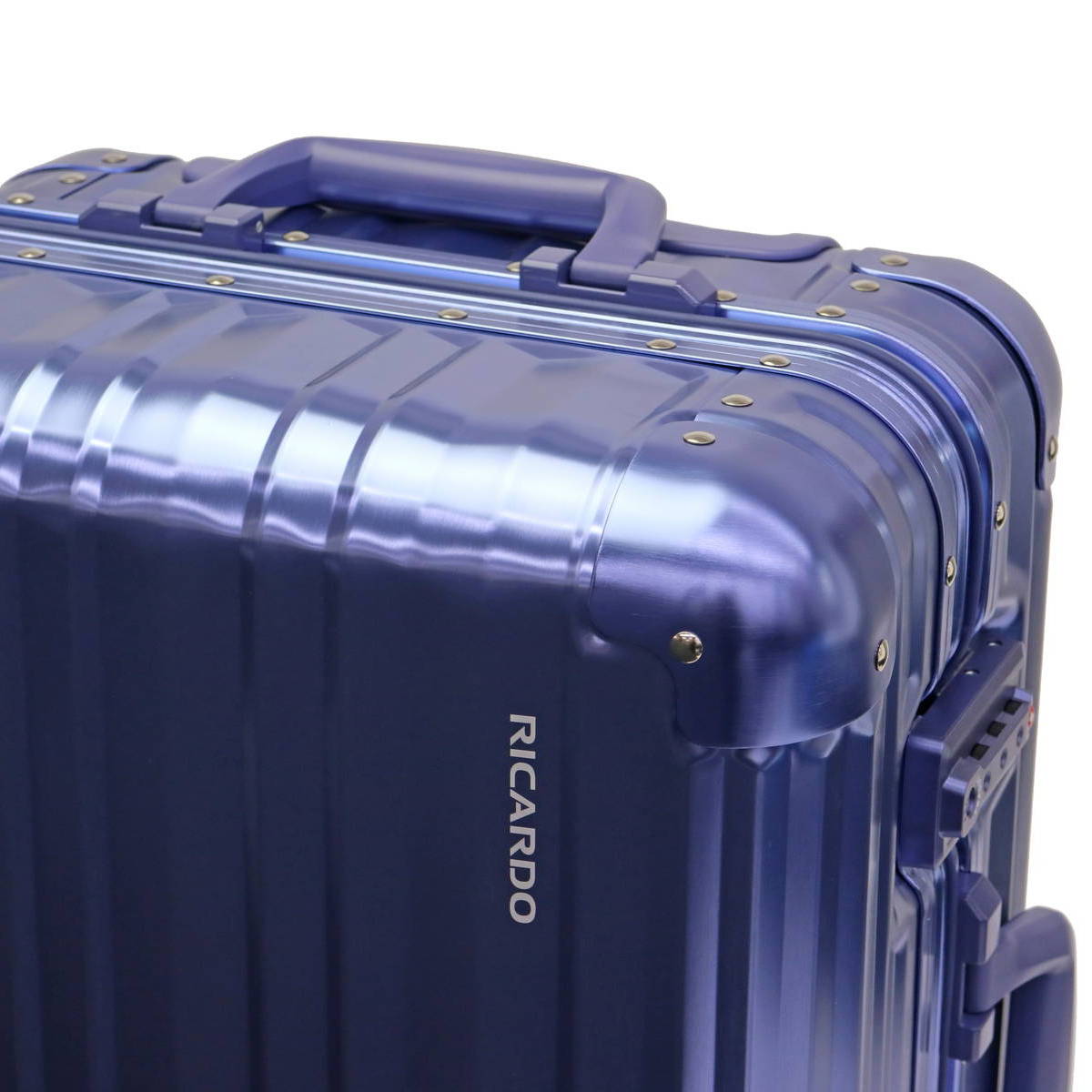 セール35%OFF】RICARDO リカルド Aileron 20-inch Spinner Suitcase スーツケース 40L 021-20- 4WB｜【正規販売店】カバン・小物の専門店のギャレリアモール