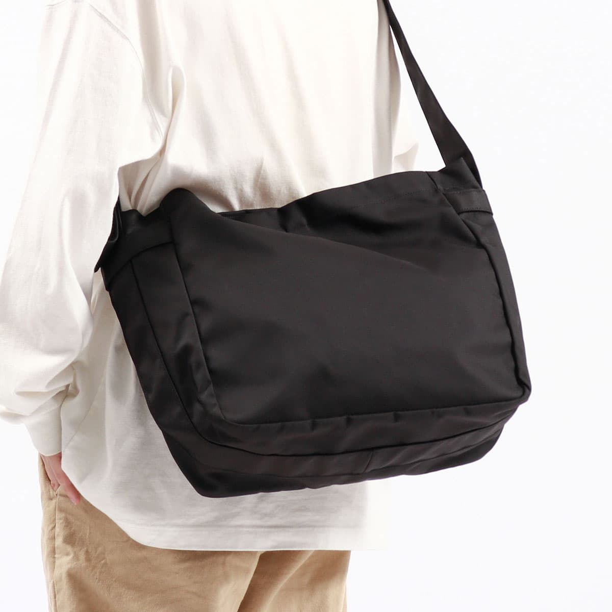 SLOW スロウ ballistic air -box shoulder bag- ショルダーバッグ