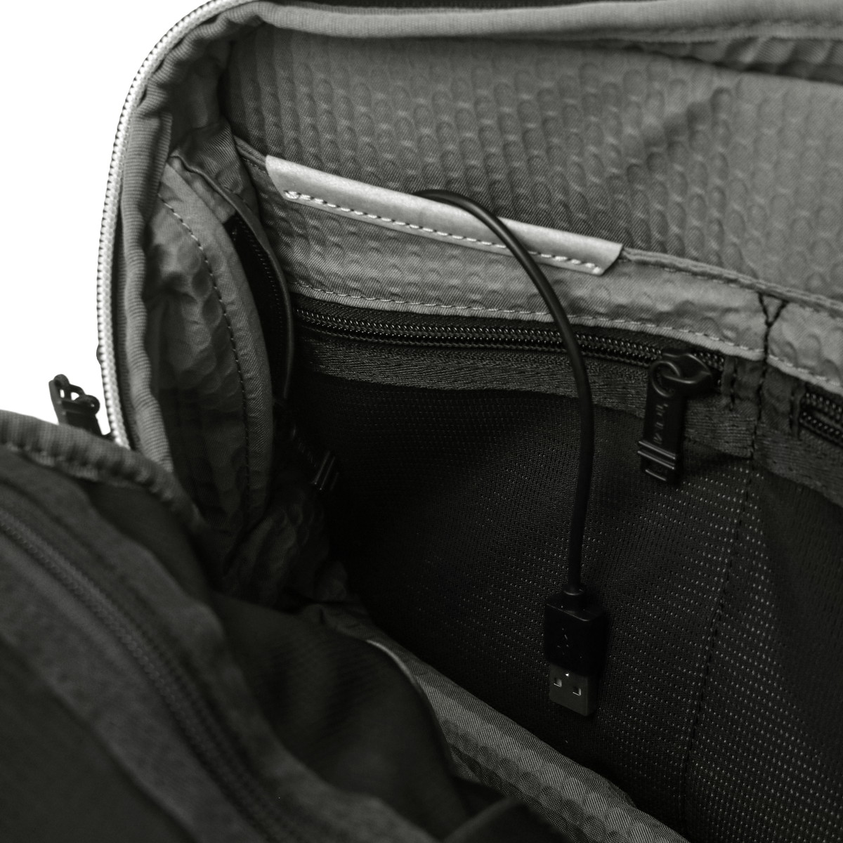 正規品5年保証】TUMI トゥミ ALPHA BRAVO Esports プロ・クロスボディ