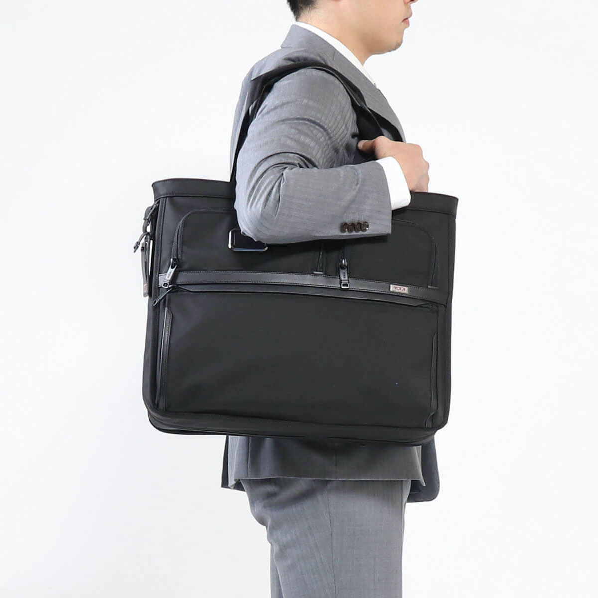 48％割引ブラック系2021人気特価 TUMI エクスパンダブルトートバッグ Limited Edition 極美品 ビジネスバッグ バッグ