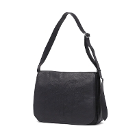 X-girl GbNXK[ TRIBAL HEART FAUX LEATHER MESSENGER BAG V_[obO 105253053003