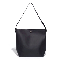 THE ART OF CARRYING �W�A�[�g�I�u�L�������O PAPER F �V�����_�[�o�b�O 225500210