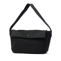UNTRACK �A���g���b�N CITY PLUS/NEWSPAPER Newspaper Bag L �V�����_�[�o�b�O 21L 60403